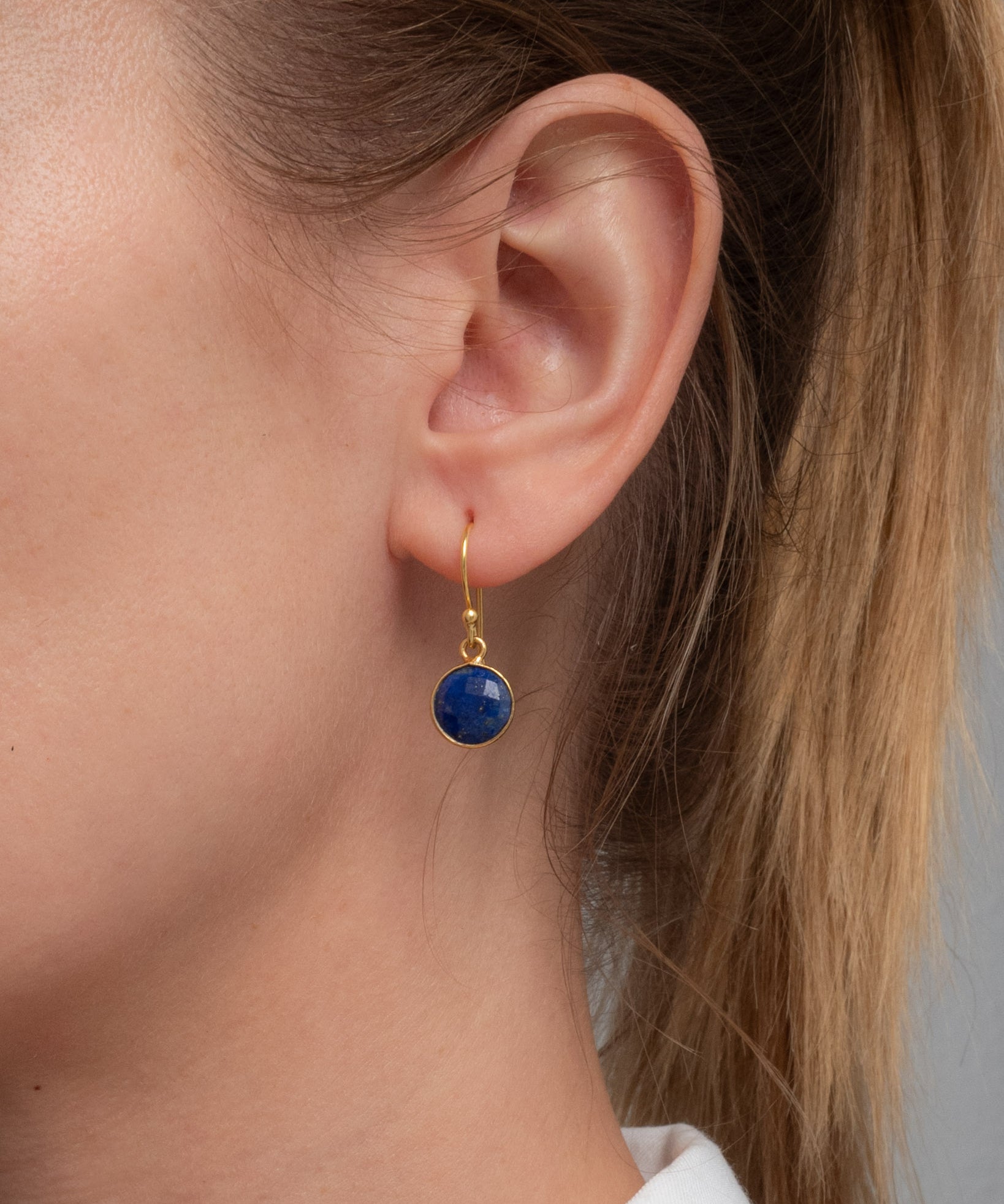 Kleine Ohrhänger mit blauem Lapislazuli 9 mm - Fleurs des Prés