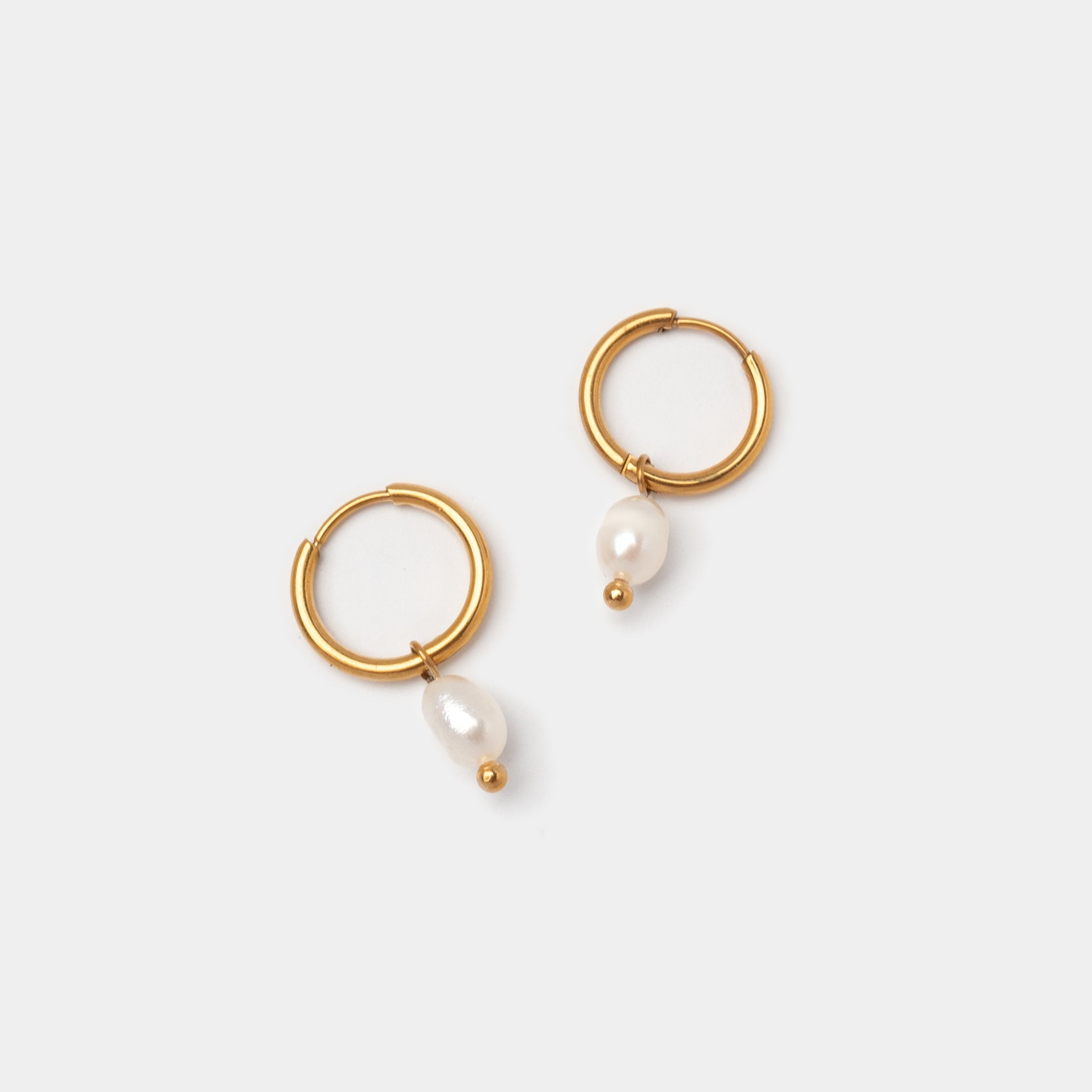 Creolen Satine mit Perlenanhänger - Fleurs des Prés Jewelry