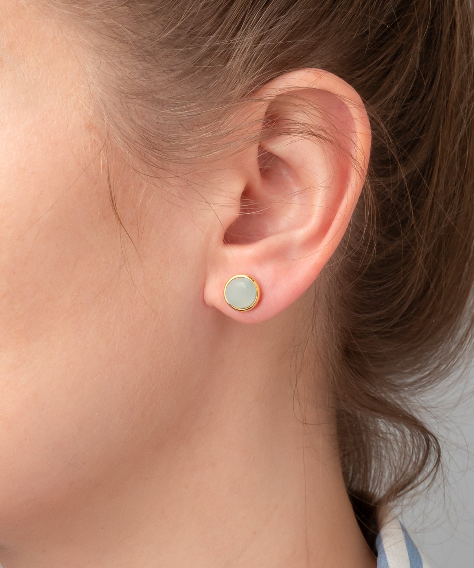 Ohrstecker Eloise Aqua Chalcedon - Fleurs des Prés Jewelry