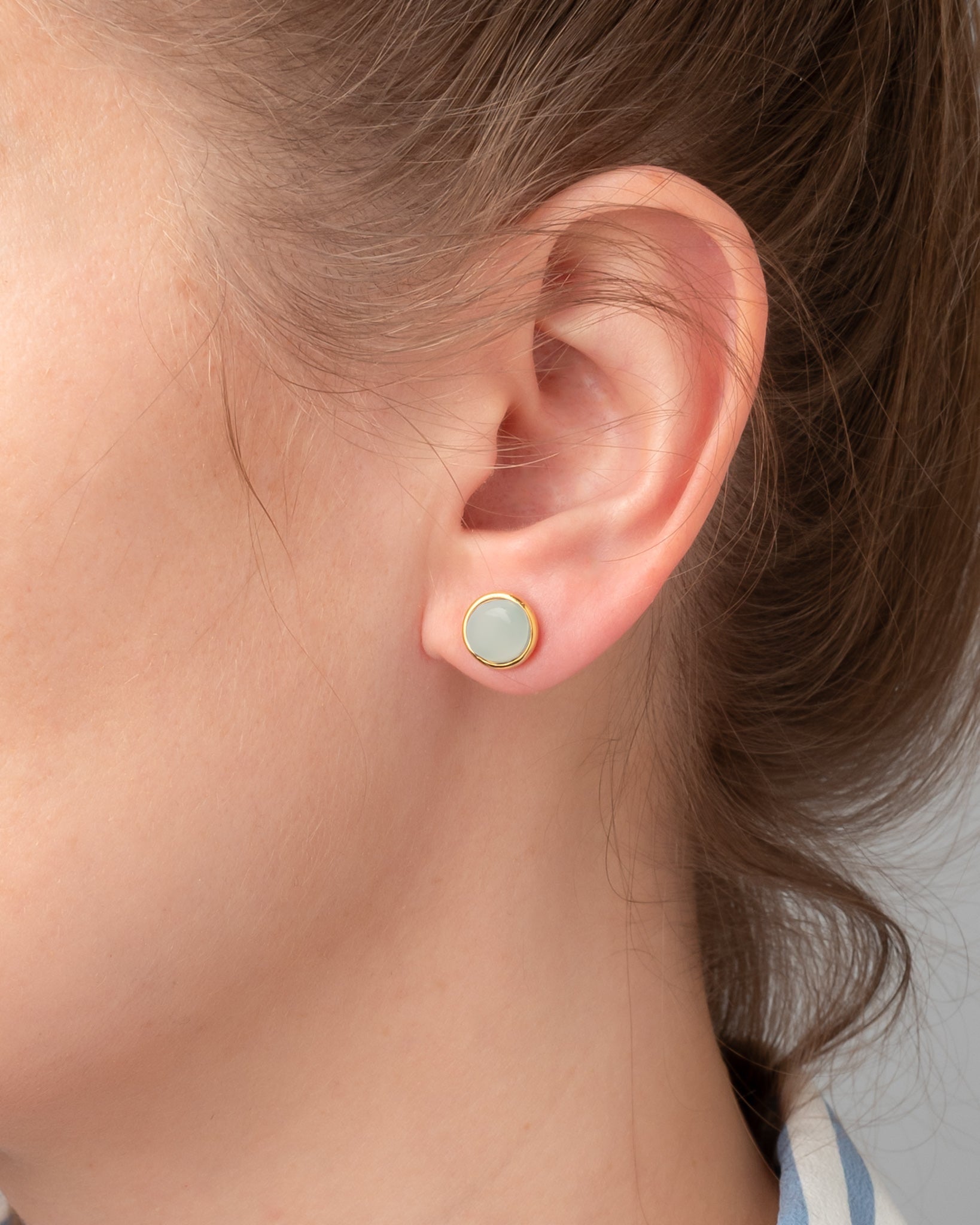 Ohrstecker Eloise Aqua Chalcedon - Fleurs des Prés Jewelry