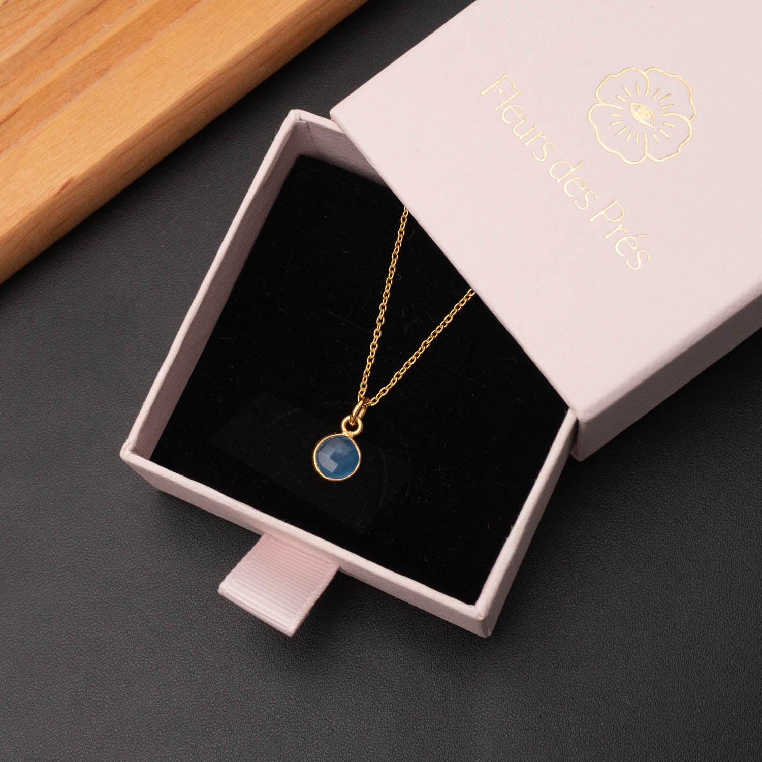 Halskette Charlotte Blue Chalcedony - Fleurs des Prés Jewelry