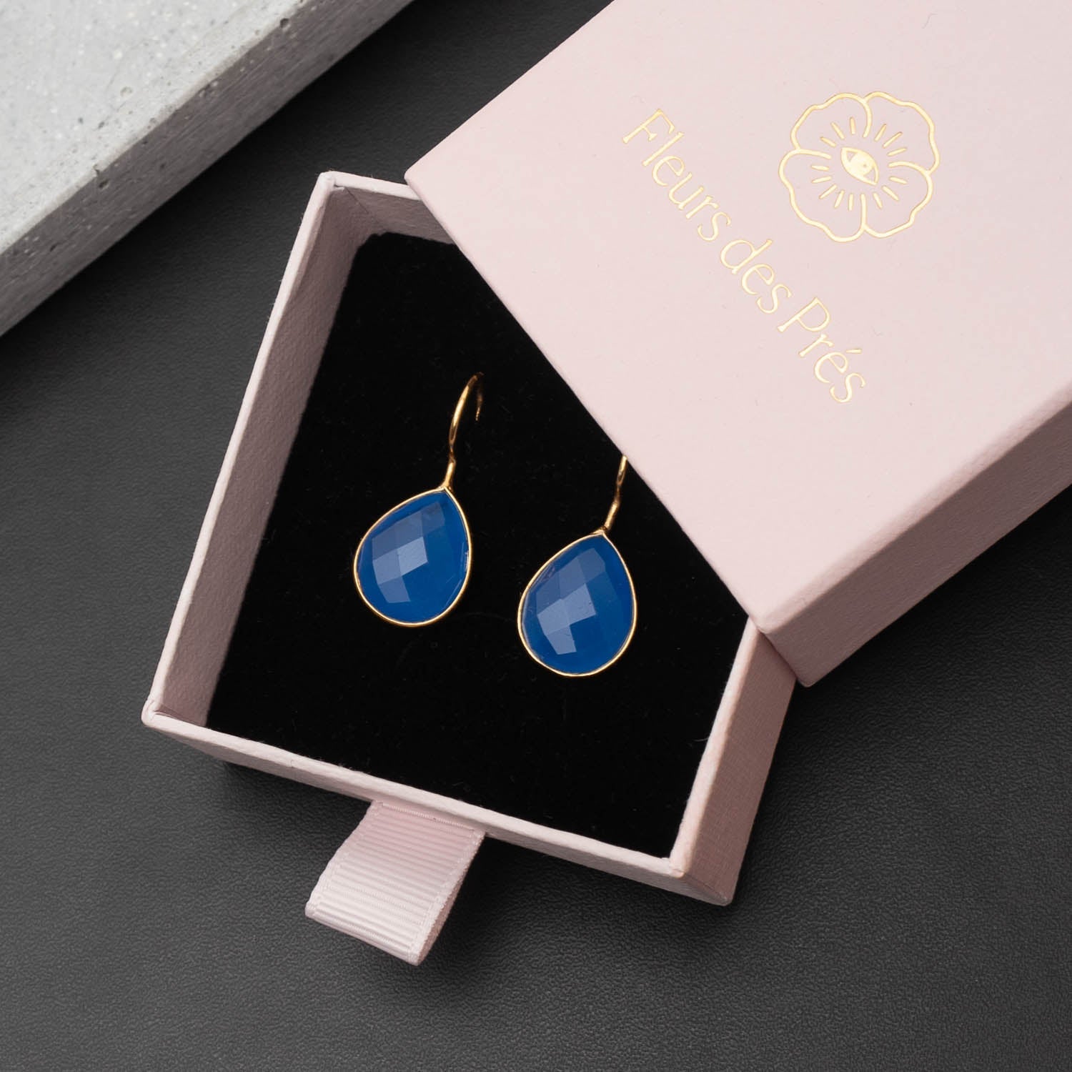 Ohrringe Lola Blue Chalcedony - Fleurs des Prés Jewelry