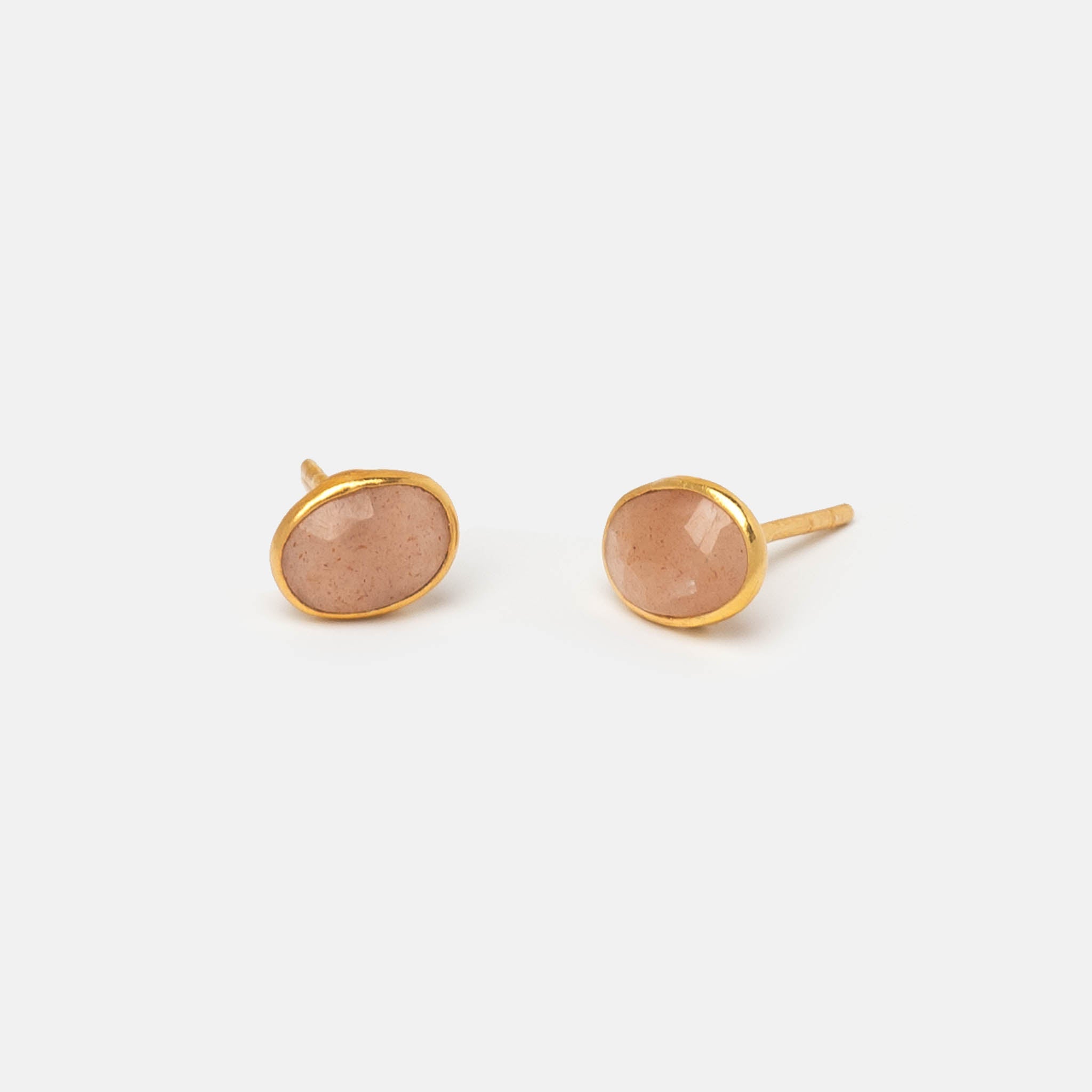Ohrstecker Dinah Oval Peach Moonstone - Fleurs des Prés Jewelry
