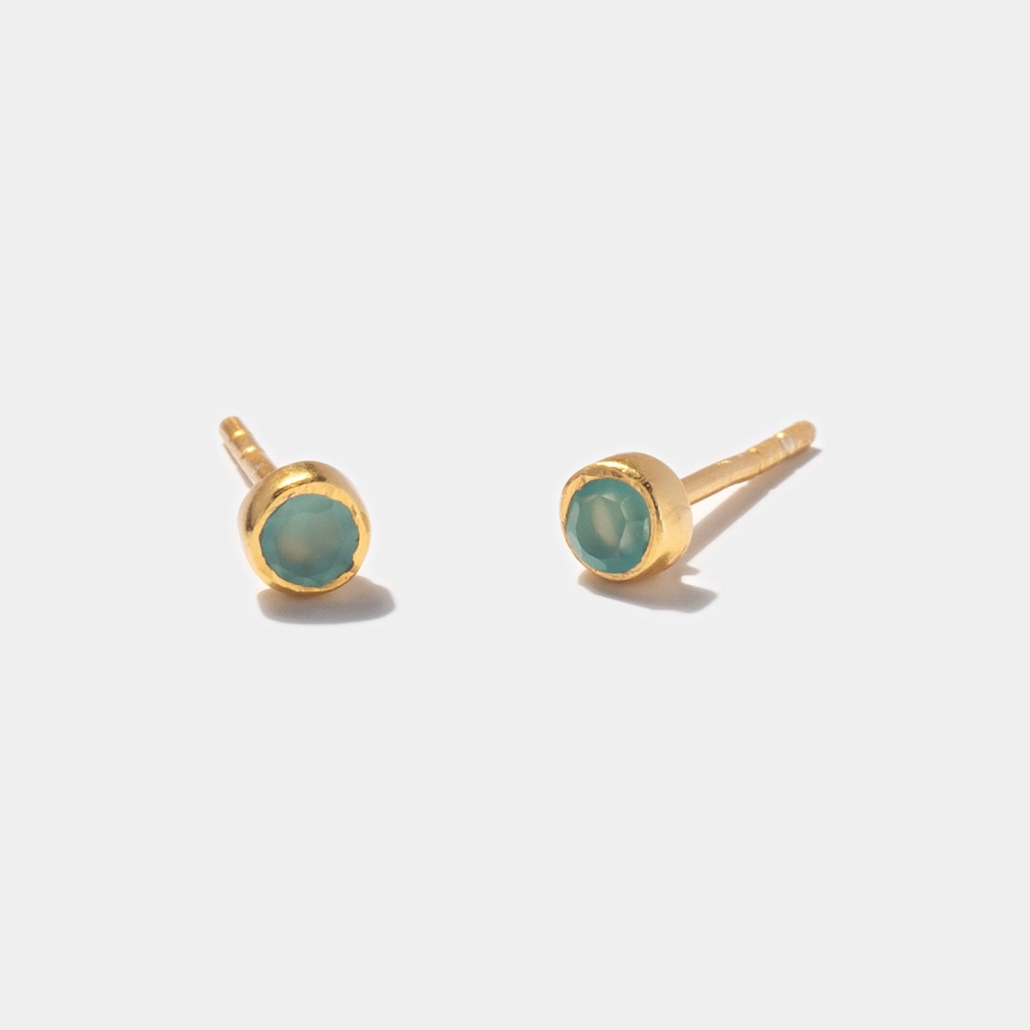 Ohrstecker Points Aqua Chalcedony - Fleurs des Prés Jewelry