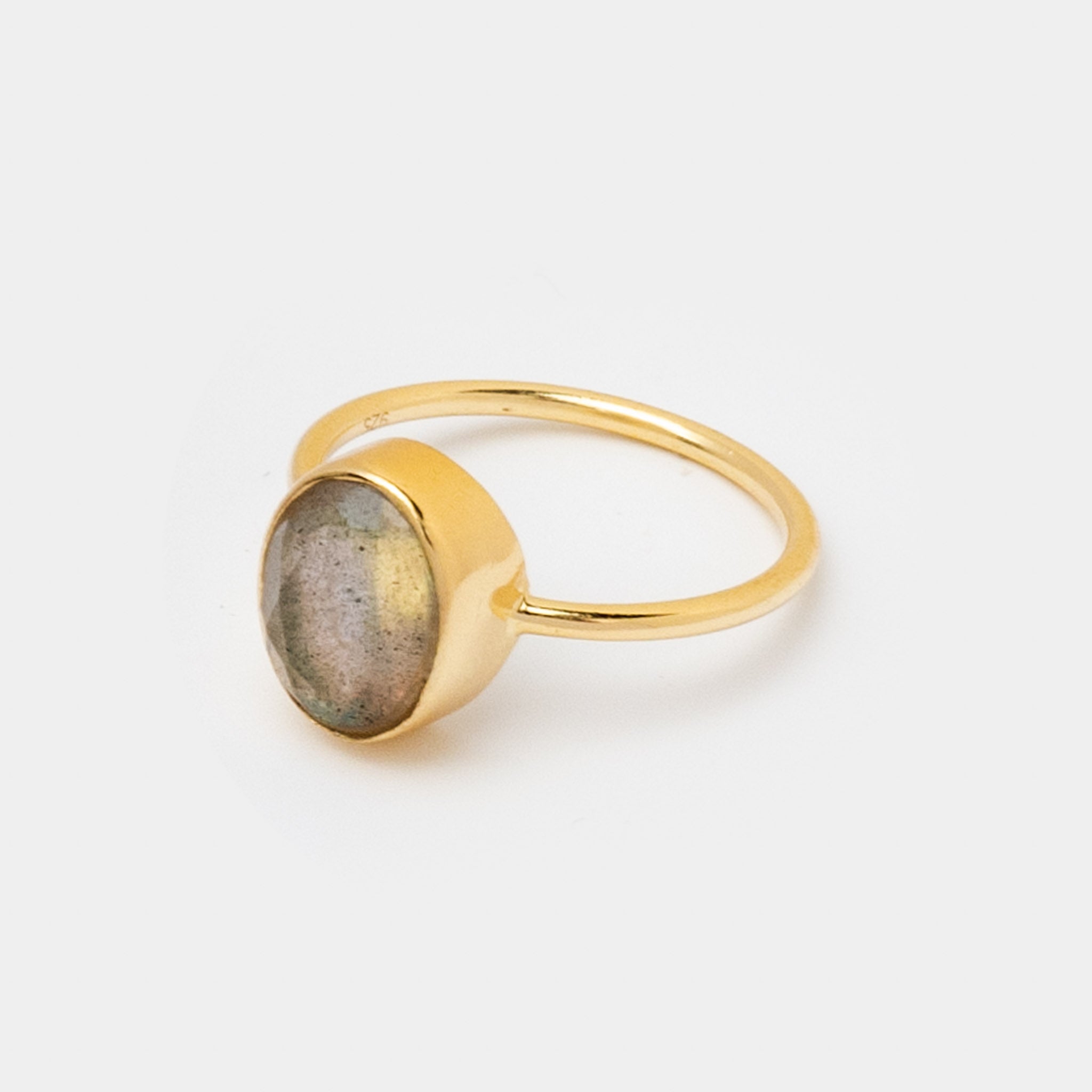Ring Aline Oval Labradorite - Fleurs des Prés Jewelry
