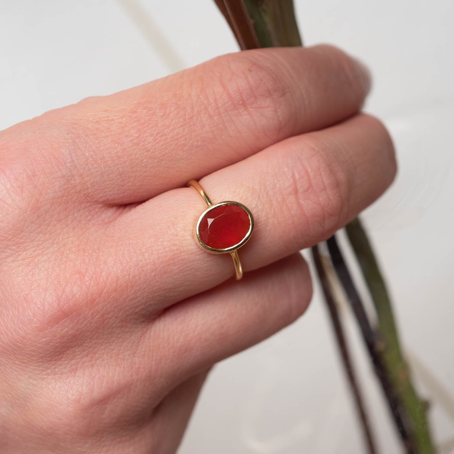 Ring Aline Oval Red Onyx - Fleurs des Prés Jewelry