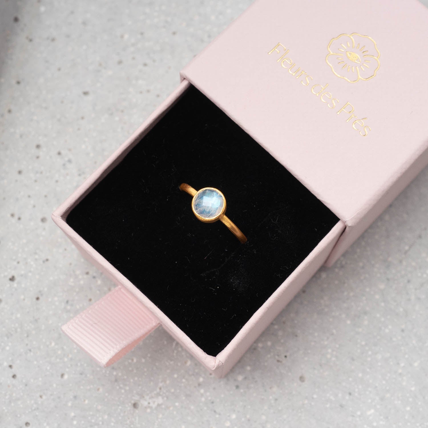 Ring Charlotte Moonstone - Fleurs des Prés Jewelry