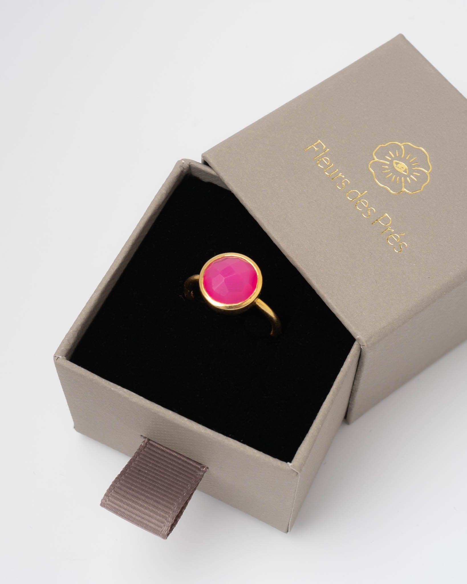 Ring Cher Hot Pink Chalcedon - Fleurs des Prés Jewelry