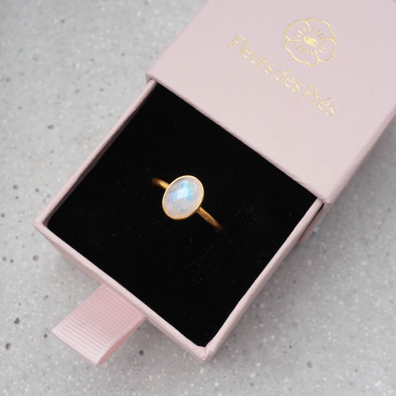 Ring Claire Moonstone - Fleurs des Prés Jewelry